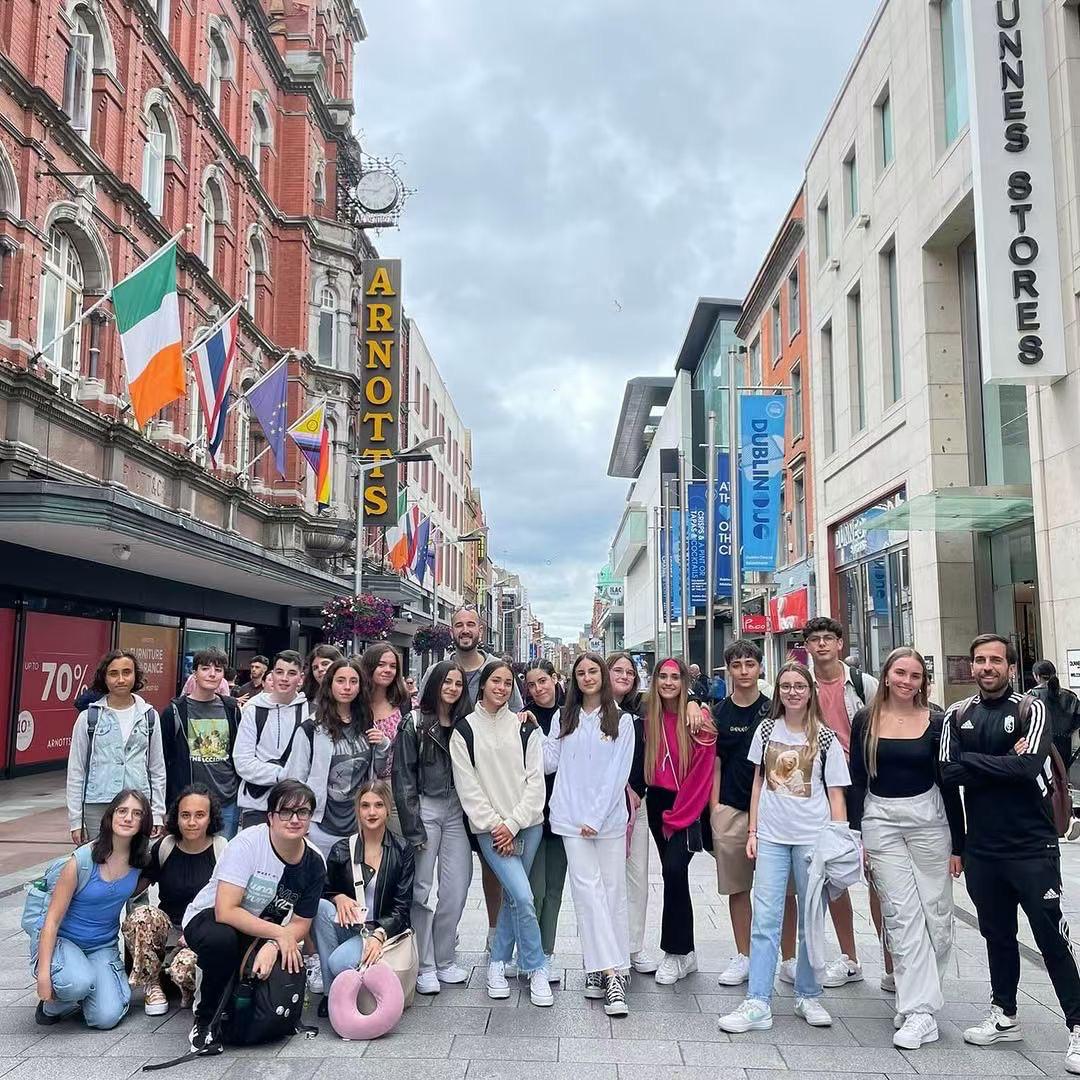 International students exploring Dublin
